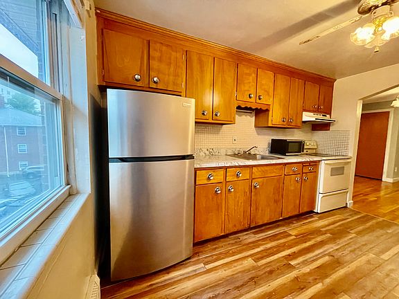 3rd image of 39 Montvale Ave APT 9