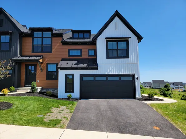 2125 S Autumn Chase Dr, Mechanicsburg, PA 17055