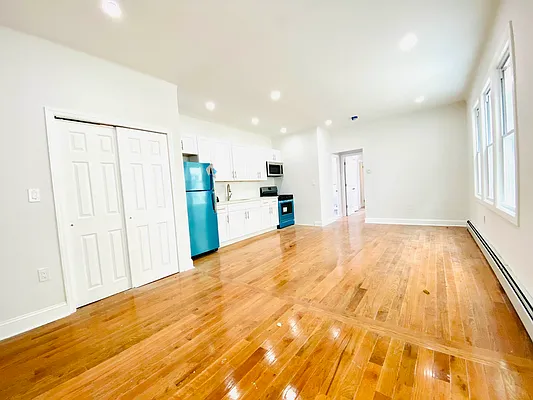 Rented by Blue Egg Realty Corp | media 5