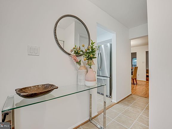 3rd image of 5756 Heritage Hill Dr