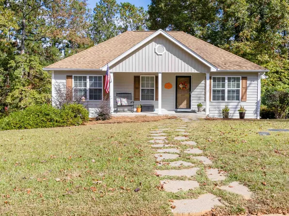 605 Mallard Lakes Dr, Lexington, SC 29072