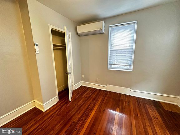 3rd image of 3115 Kensington Ave #2