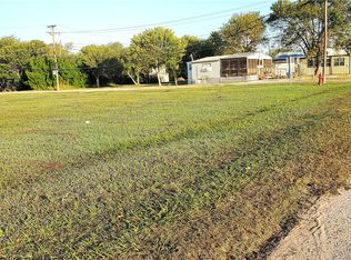 502-508 S Main St, Seadrift, TX 77983