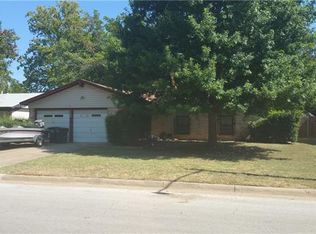 7453 Beaty St, Fort Worth, TX 76112