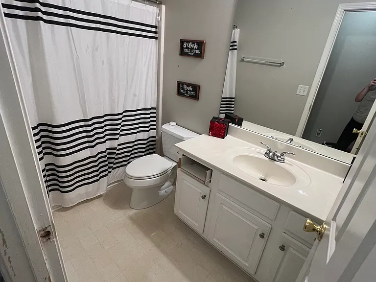 106 Trafalgar Ct — Photo 14