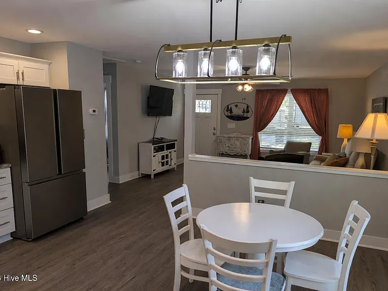 1086 Mille Ave — Photo 6