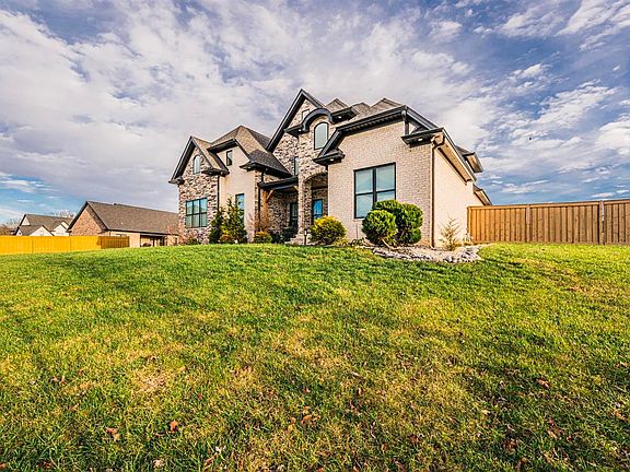 4th image of 8689 Creekstone Ct