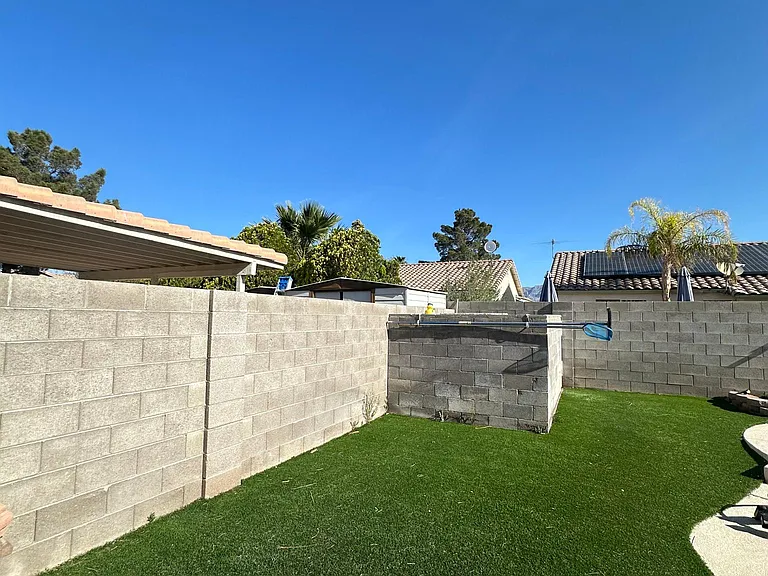 Honey Locust Dr — Photo 10