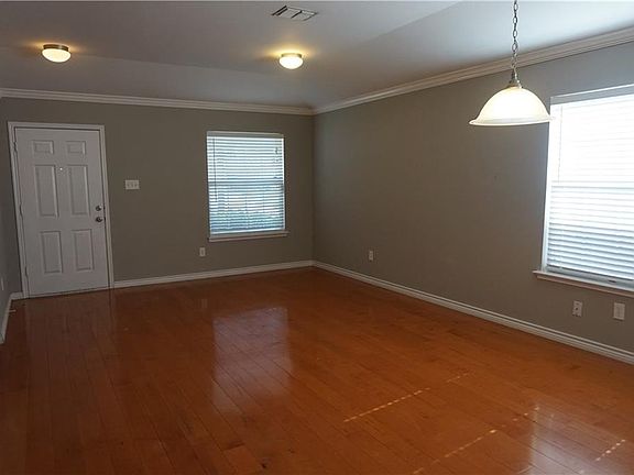 3rd image of 505 Serenade Ln