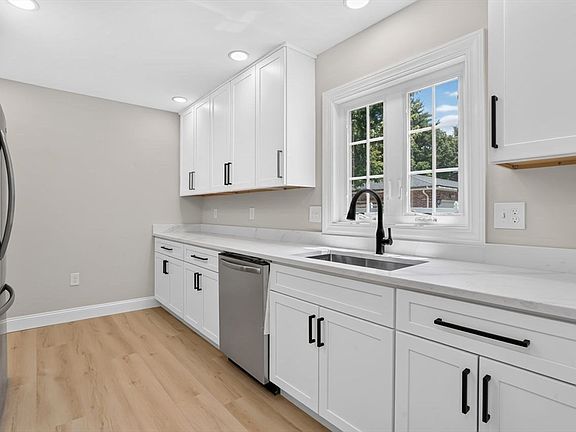 3rd image of 67 Woodside Ter
