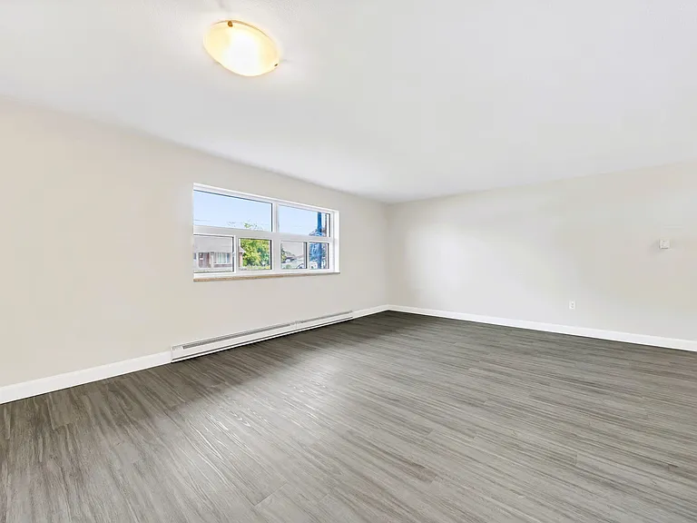 955 10th St E #208 — Photo 14