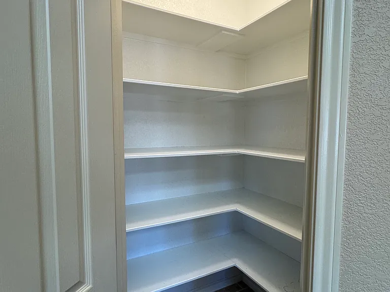610 Benelli Dr — Photo 12