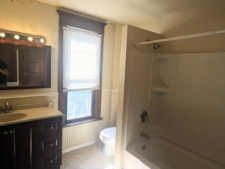 Bathroom - Upstairs