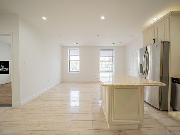 5th image of 1816 Sterling Pl Floor 2