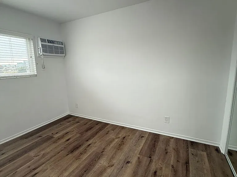 1179 Crenshaw Blvd — Photo 30