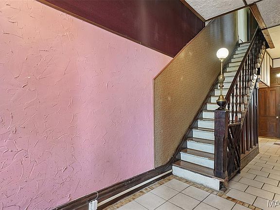 4th image of 2303 Arsenal St