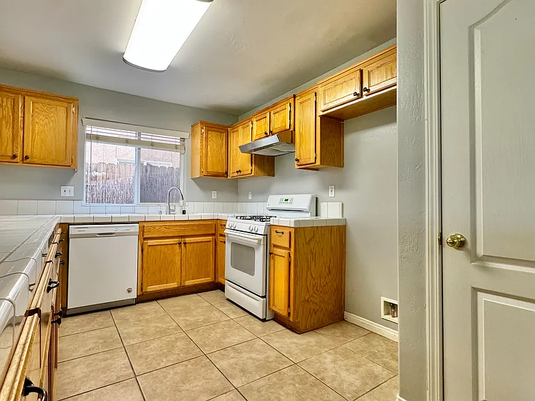 12002 Darlington Ave — Photo 5