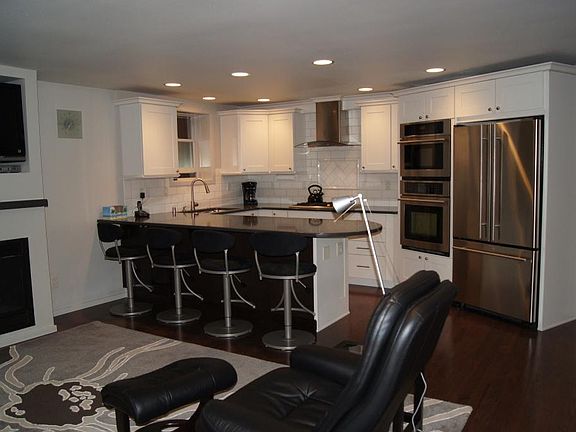 3rd image of 6221 50th Ave NE #A