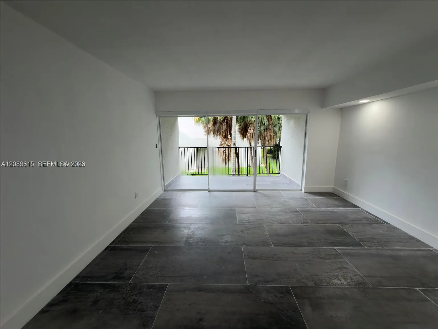 Park East Condo — Photo 2