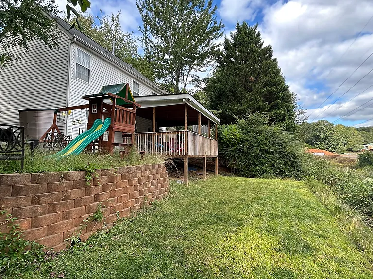 1266 Winding Path Rd — Photo 3