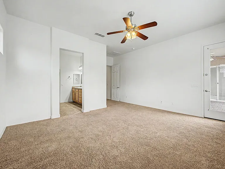 1133 E Buckingham Ave — Photo 12