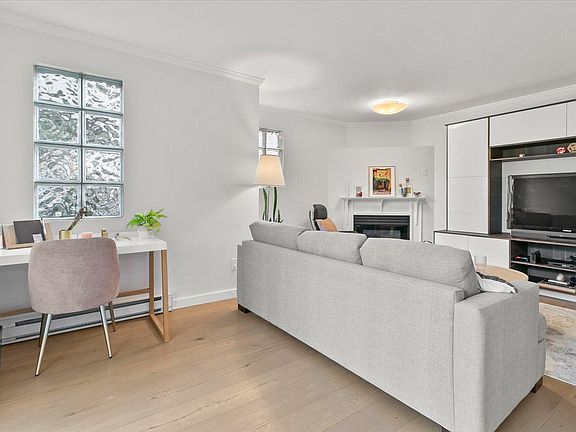 5th image of 825 W 15th Ave #202
