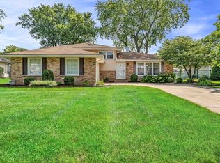 7629 Baimbridge Dr, Downers Grove, IL 60516