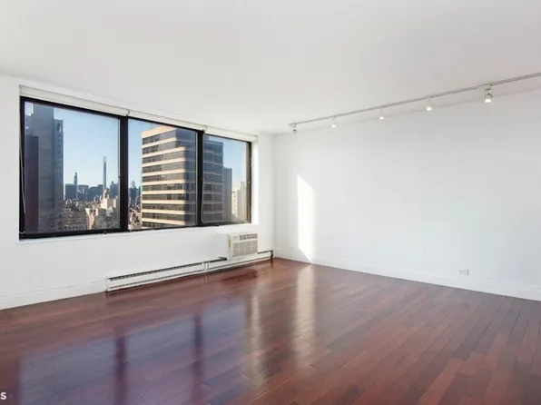 1623 3rd Avenue image 1 of 5