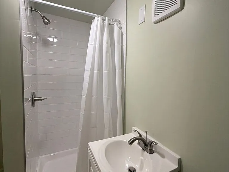 213 S Summit Ave — Photo 9