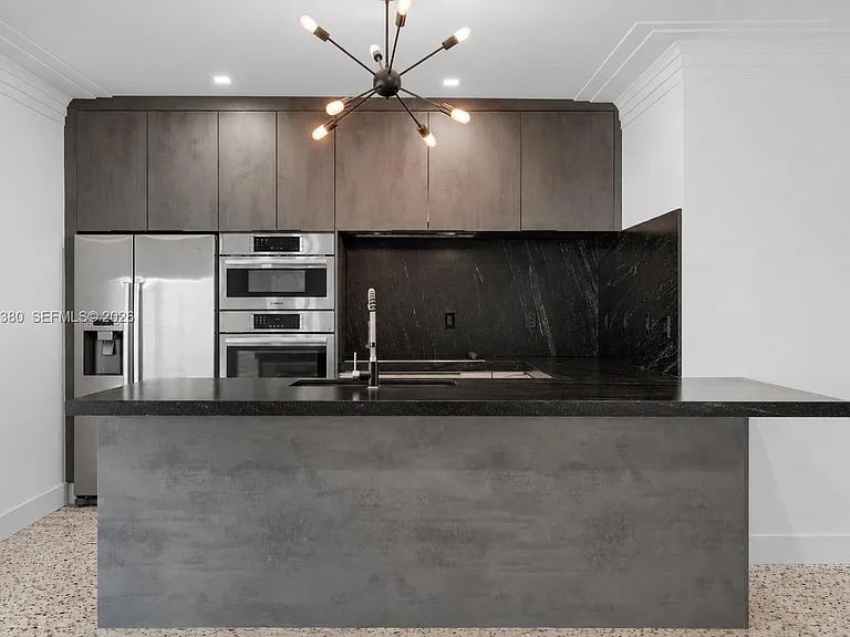 365 Fairway Dr — Photo 1