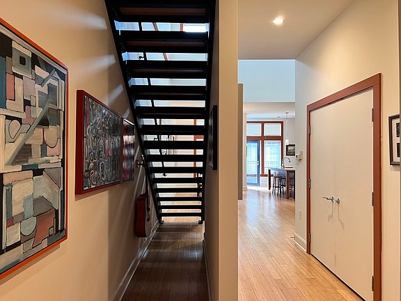 4th image of 222 N East St Unit 202