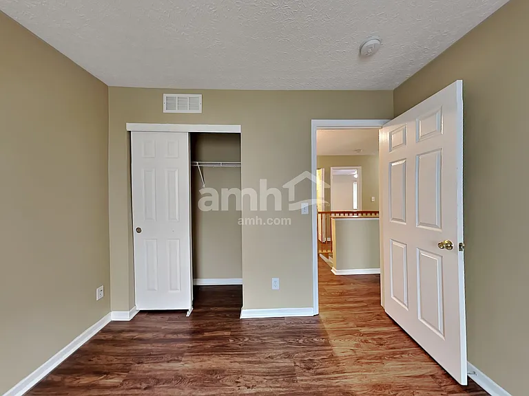 665 Norfolk Sq N — Photo 16