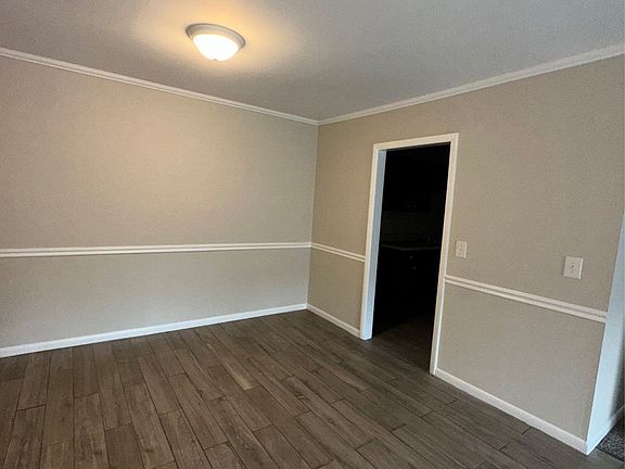 2nd image of 370 Wallace Rd APT D13