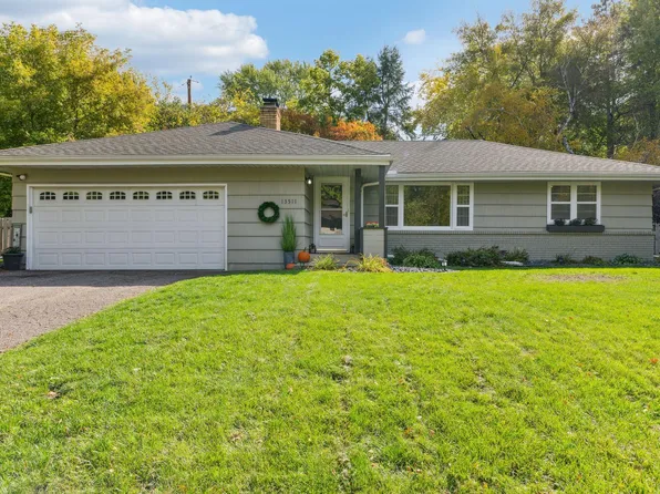 13511 Bellevue Dr, Minnetonka, MN 55345