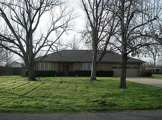 1004 Crockett Dr, Burleson, TX 76028