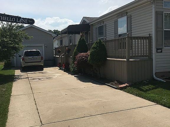 2nd image of 4807 Othello Ln