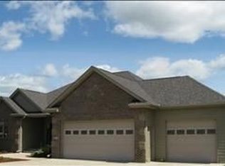 2206 W 10th Ave, Indianola, IA 50125