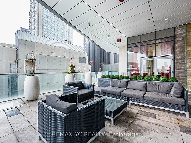 197 Yonge St #4404 — Photo 31