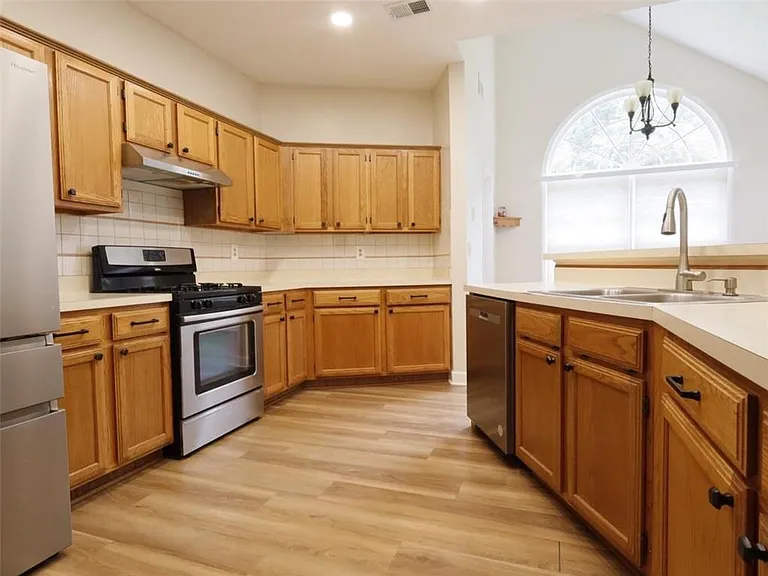 1630 Green Oak Cir — Photo 11