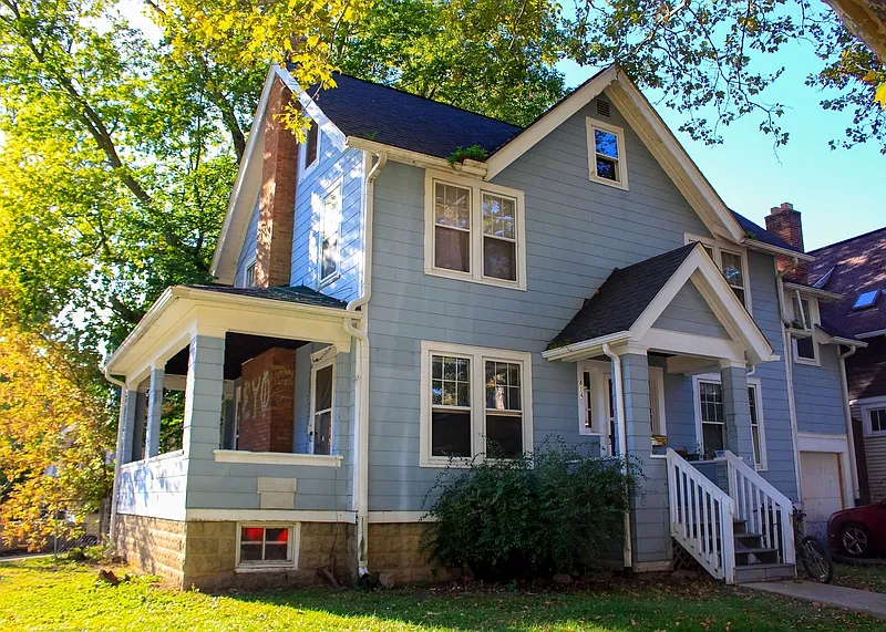 6 bed, 2.0 bath, 1706 sqft, $6,790 — Photo 2