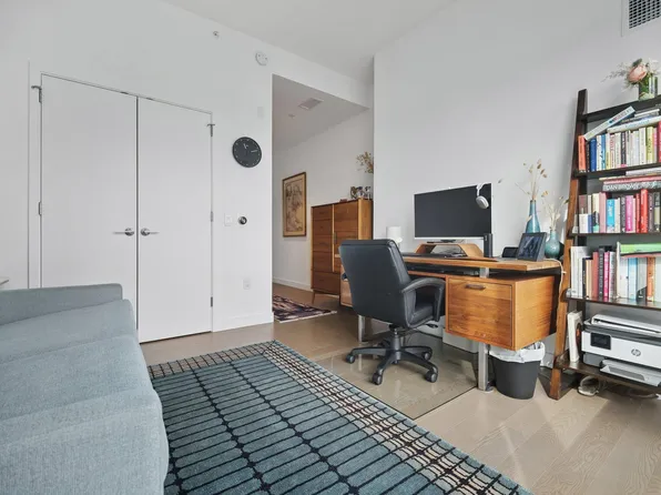 75 Park Lane South image 18 of 45