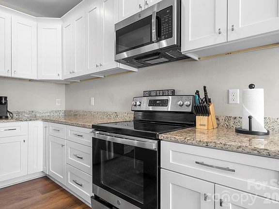 2nd image of 402 2nd St