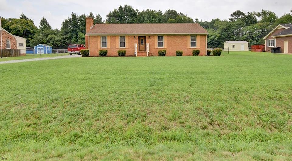 1st image of 704 Chaucer Ct