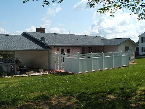 4th image of 2593 Lakemont Cir