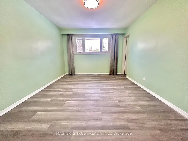 5183 Cherryhill Cres — Photo 20