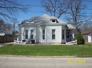 970 11th St, Charleston, IL