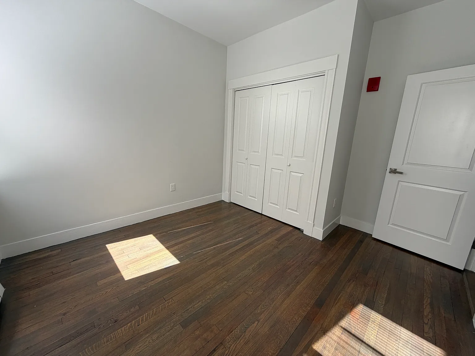 3 bed, 1.0 bath, $3,950 — Photo 2