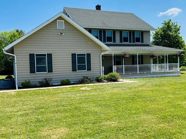 25 Joanne Ln, Cadyville, NY 12918