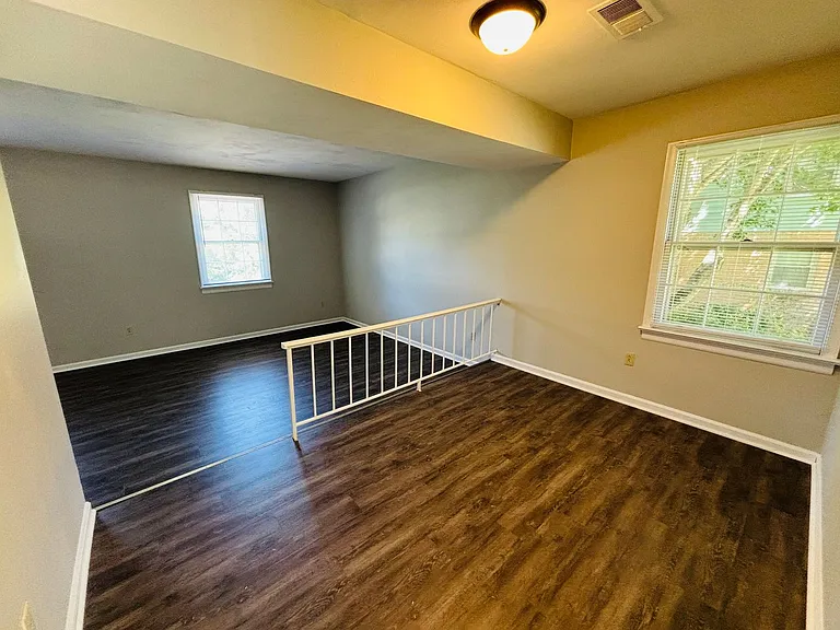 2712 Wellesley Ct — Photo 5