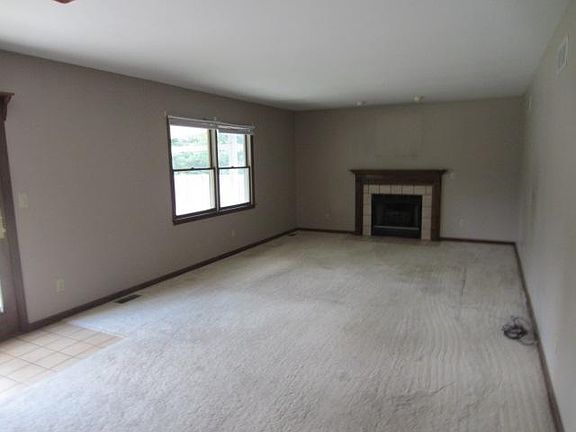 3rd image of 11244 Wyndham Cir NW